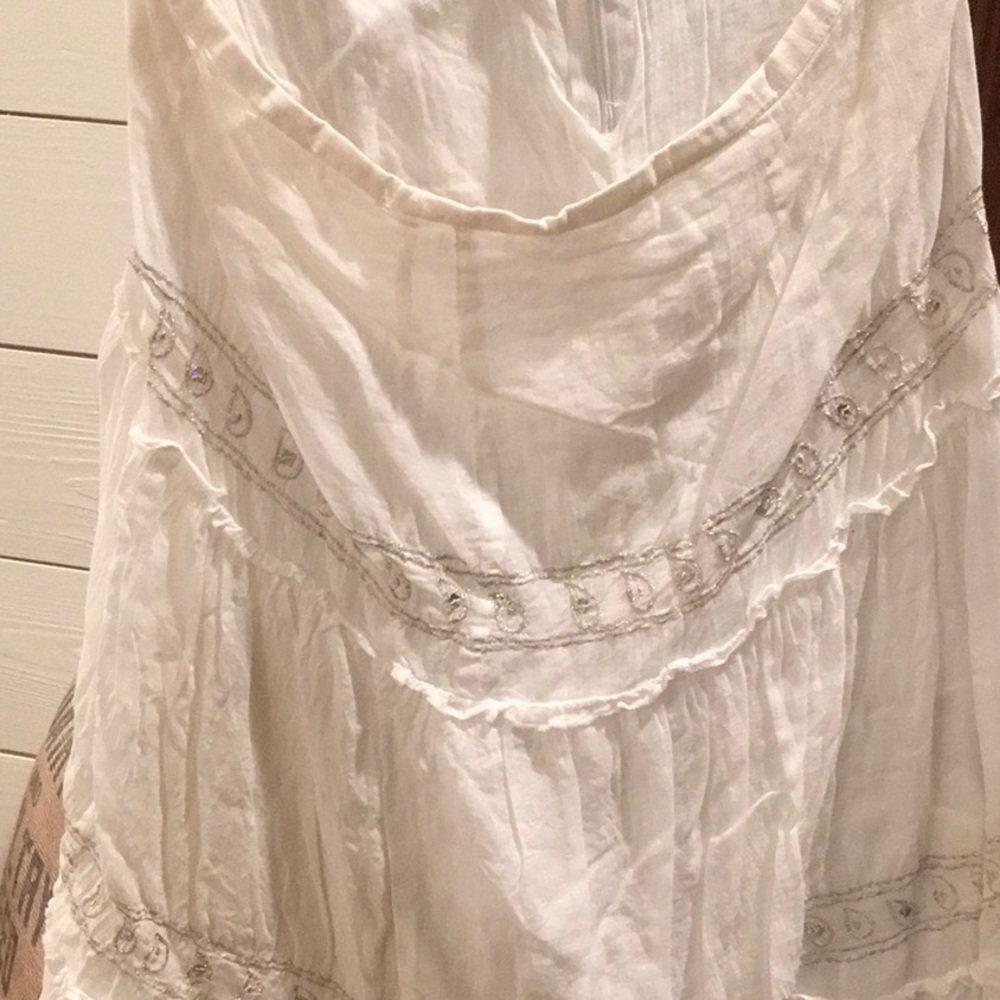 Long White flowy skirt - Picture 2 of 3